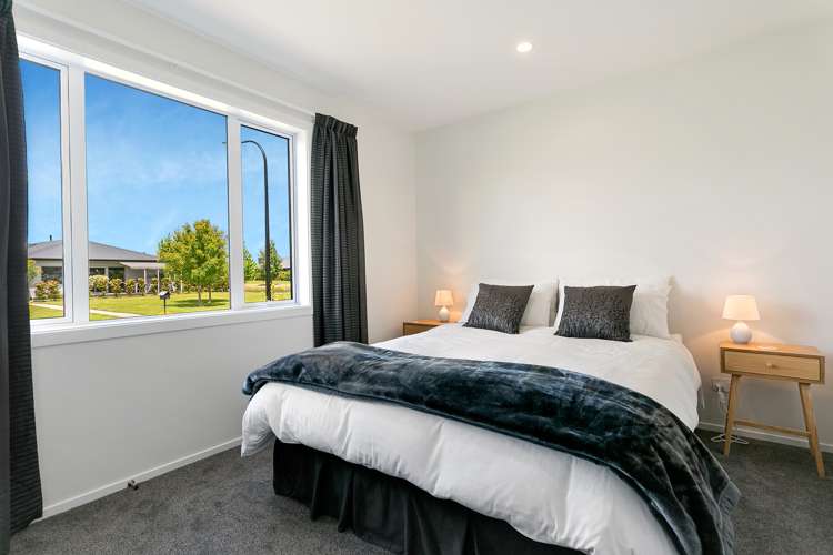 6 Maison Way Rangatira Park_11
