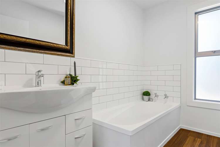 15 Gibson Drive Hornby_12