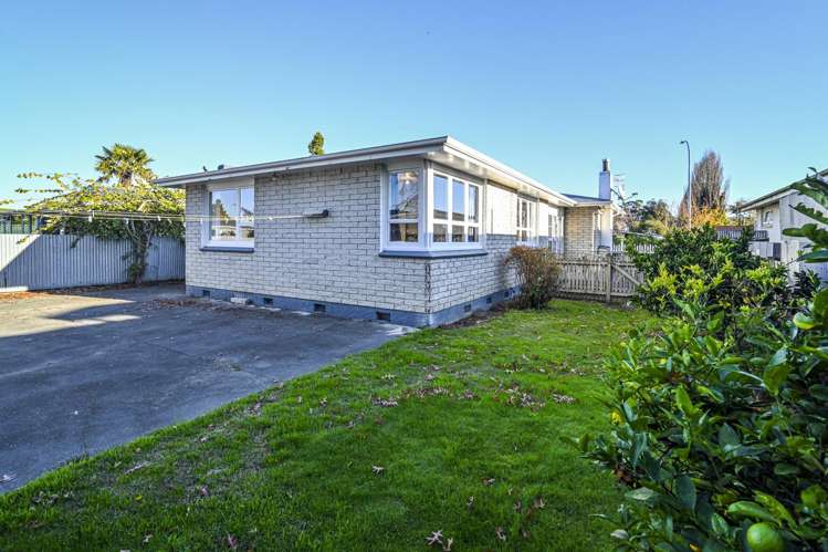 215 Sunnybank Crescent Camberley_11