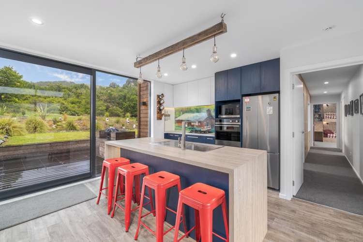 50 Luge Loop Castle Hill_5