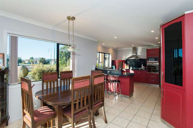 17 Pohutukawa Grove Lytton West_2