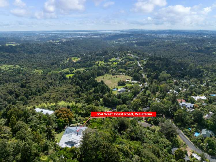 854 West Coast Road Waiatarua_24