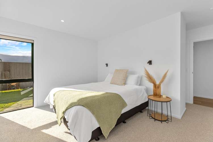 9 Swan Street Lake Hawea_11