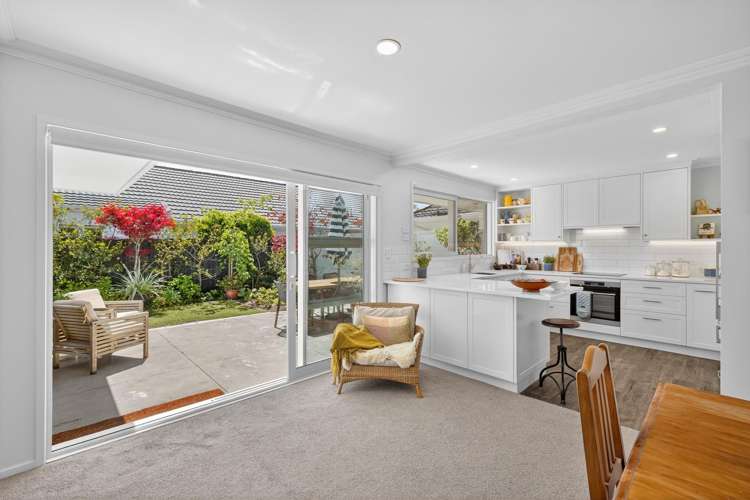 2/83 Winchester Street 10190_7
