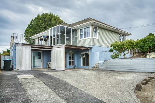 Charming Family House in New Windsor.