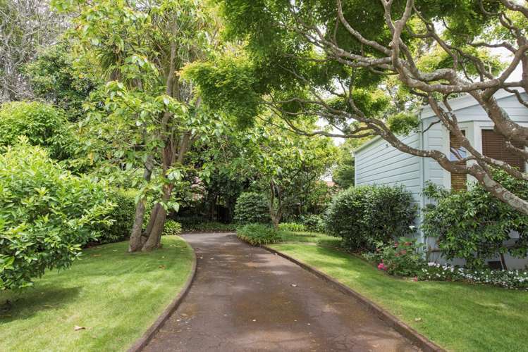 4 Golf Road Epsom_20