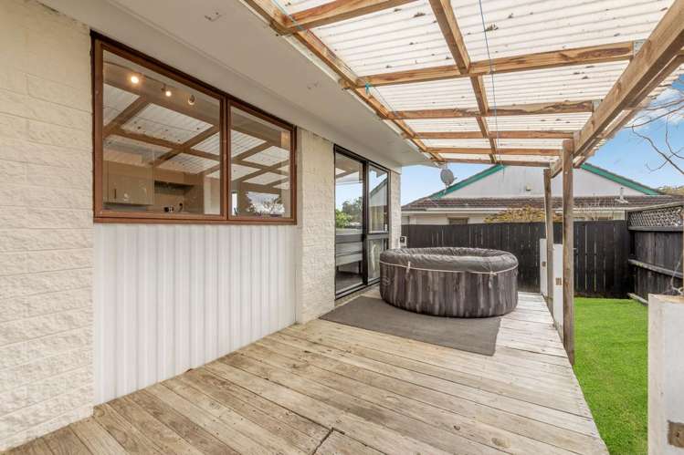 1/9 Tina Place Sunnyhills_11