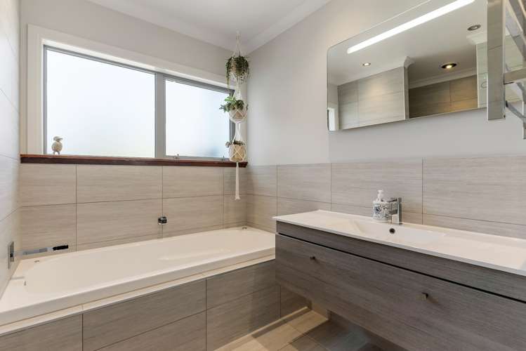 13 Tanglewood Place Cockle Bay_7