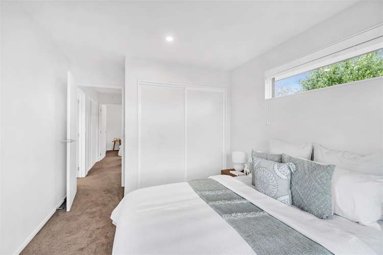 9/3 Nyoli Street Northcote_11