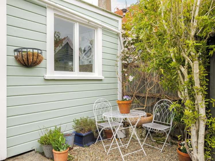 379 North Road North East Valley_5