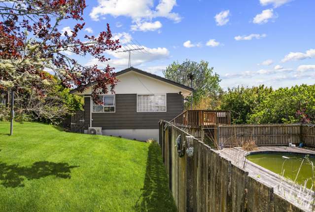 6 Theban Place Totara Vale_1