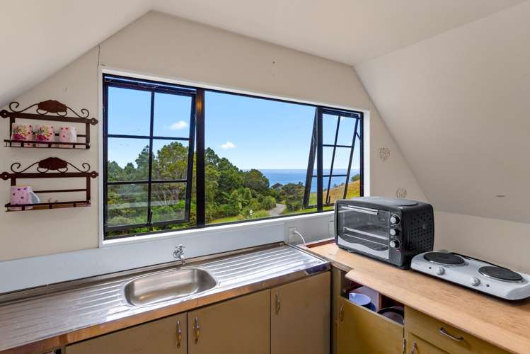 65 M Greenwood Road Leigh_13