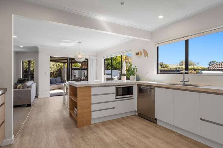 49 Olympus Way Richmond_7