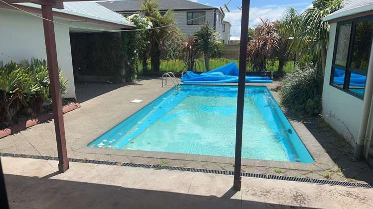 39 Beach Road Papakura_16