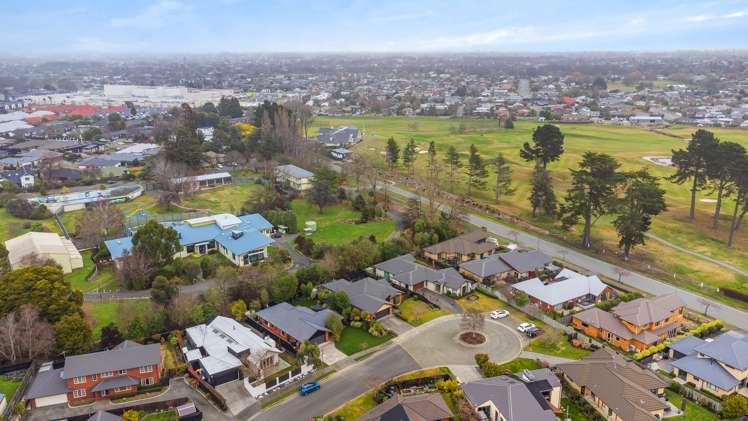 15 Strathmore Gardens Burwood_22