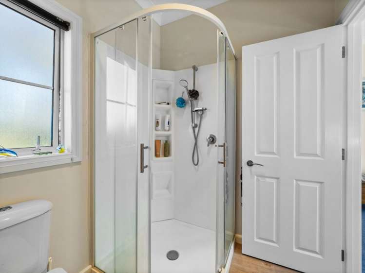 1 Farm Road Allenton_19