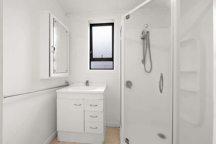 9 The Esplanade Eastern Beach_12