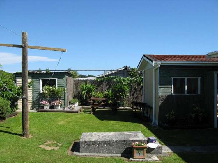 415 Main South Road Paroa_15