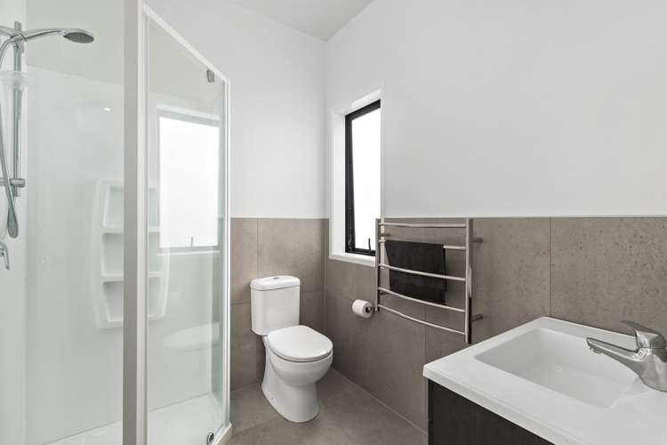 6 Betsy Lane Wainui_11