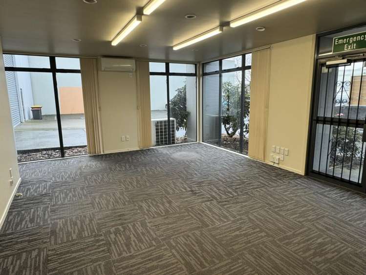 Unit E, 5 Tenahaun Place Wigram_7