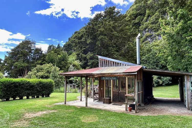 407 Hamama Road Takaka_17