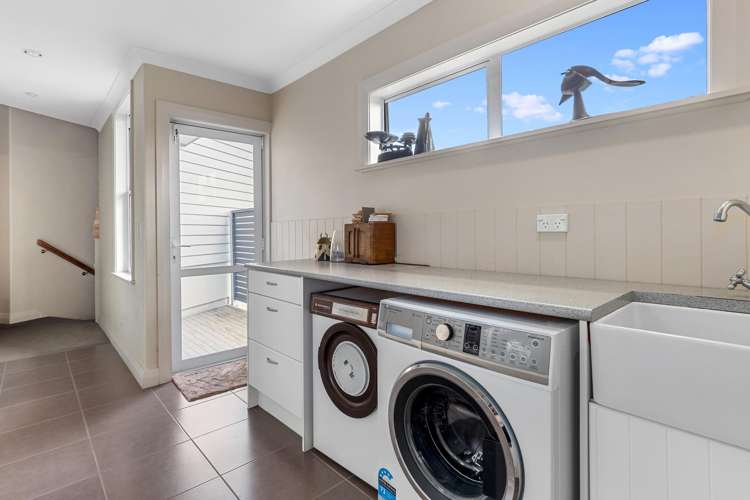 59 Contour Avenue Pyes Pa_33