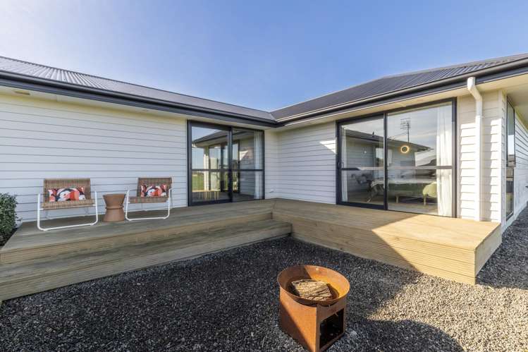 39 George Street Bulls_32