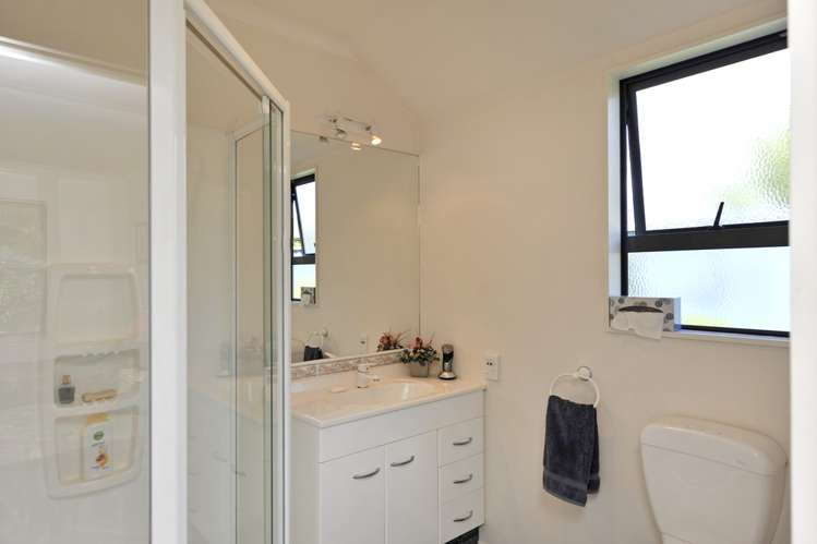 130 Aldinga Avenue Stoke_13