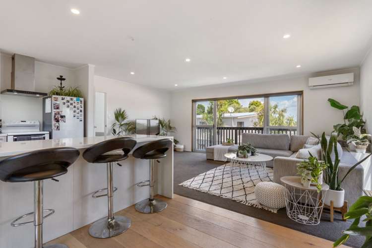 2/76 Heathcote Road Castor Bay_5