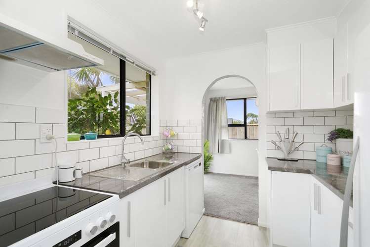 2/16 Montgomery Street Stokes Valley_6