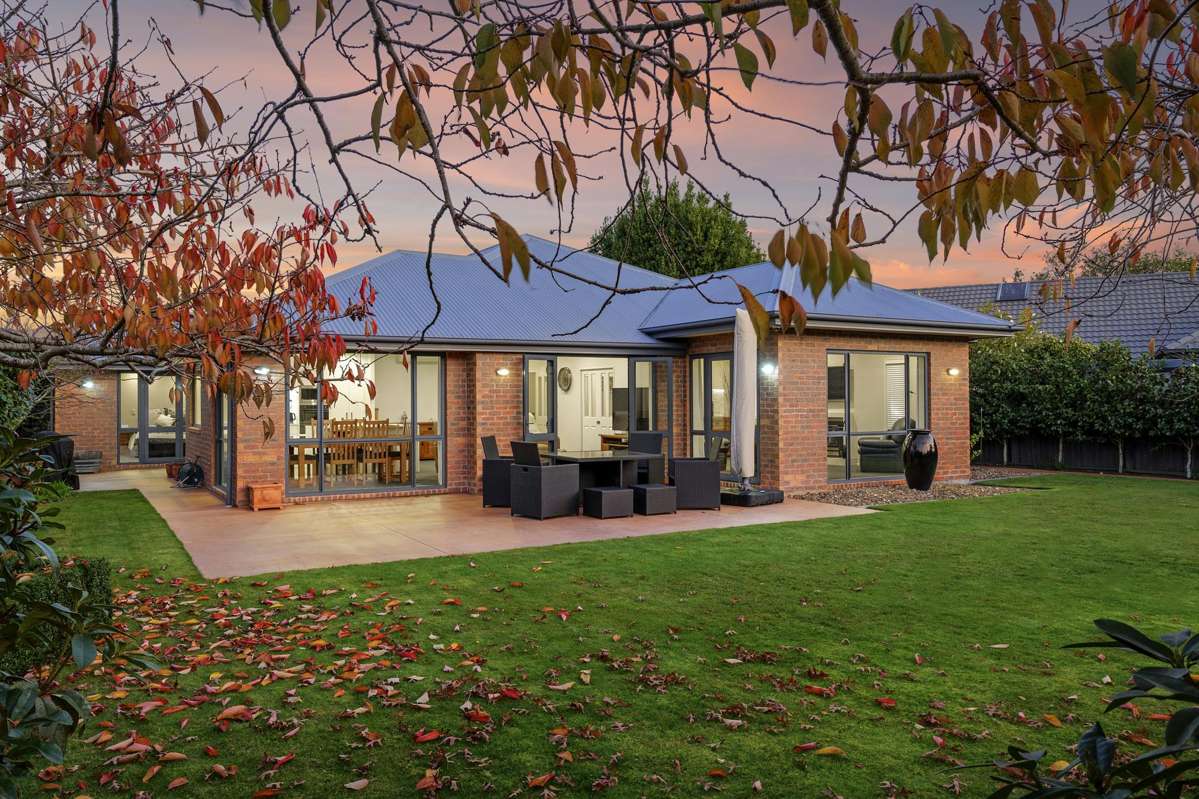 Casebrook 110 Regents Park Drive | Casebrook | Christchurch City | Houses for ...