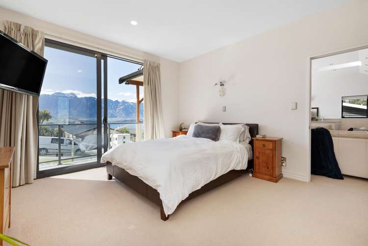 22 Greenstone Place Fernhill/Sunshine Bay_24