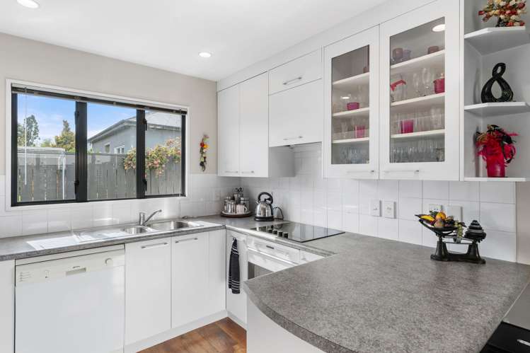 2/128B Mcfaddens Road_3