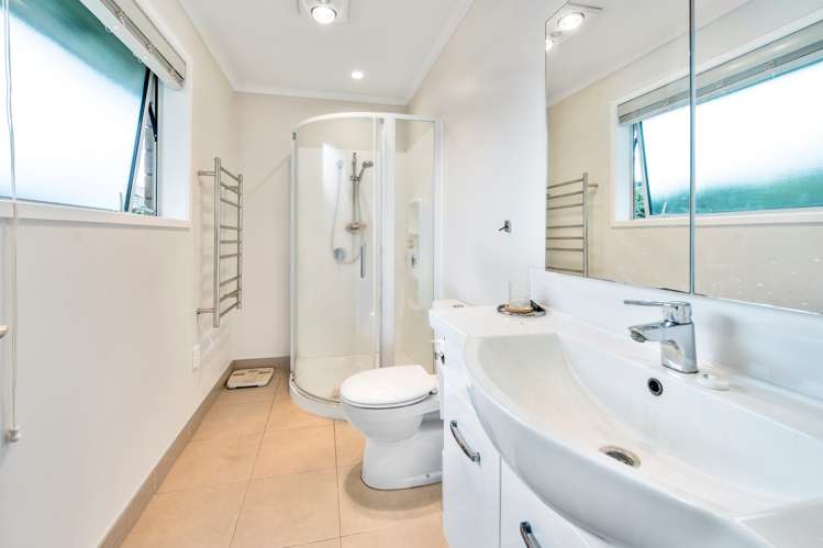 36a Robertson Street Glenholme_12