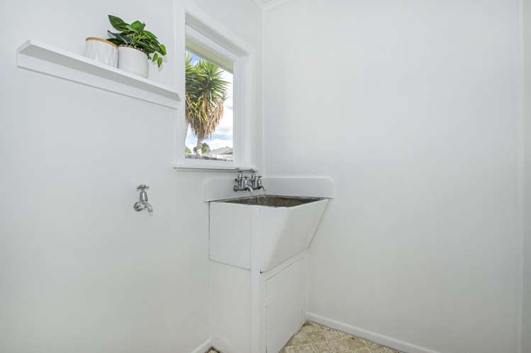 7 Corks Road Kamo_12