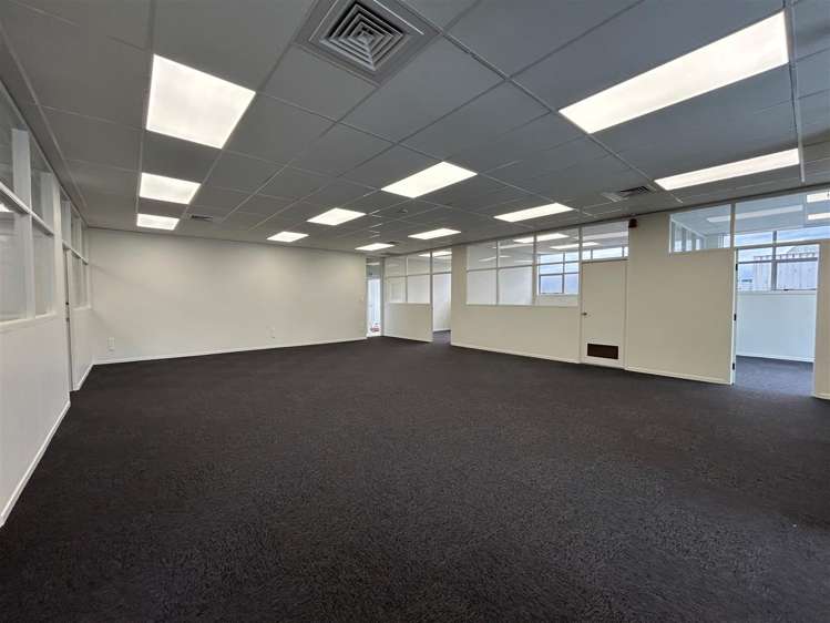 35-41 Walls Road Penrose_1