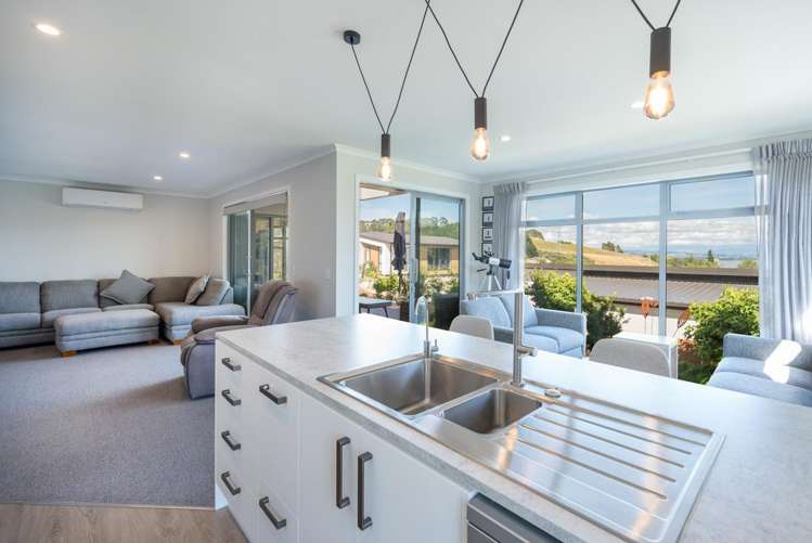 22 Hill Tops Way Stoke_8