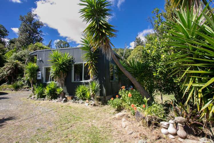 210A Goble Road Komata_14