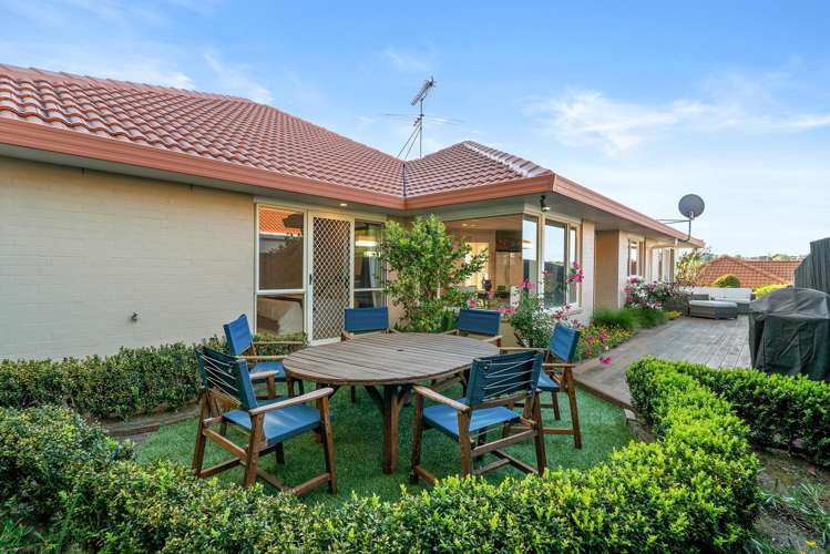 27 Gillett Place Botany Downs_12