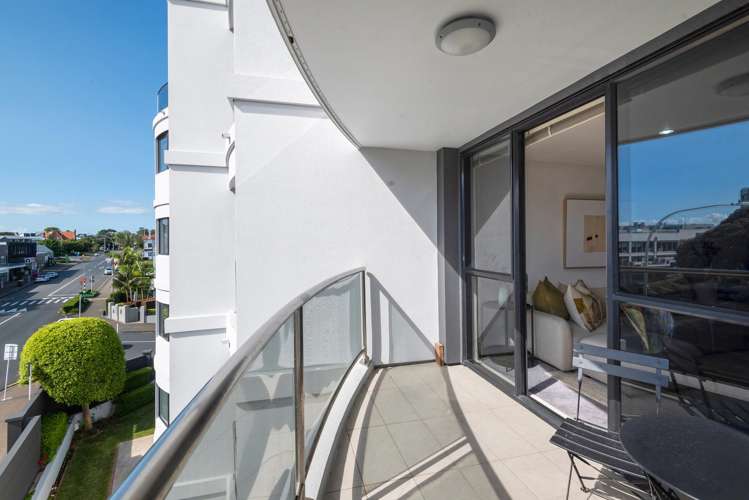 Apt 3I/175 Hurstmere Road Takapuna_5