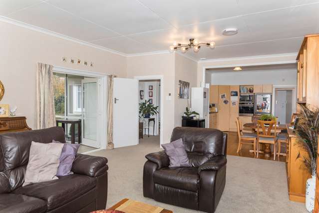 64 Guy Street Dannevirke_4