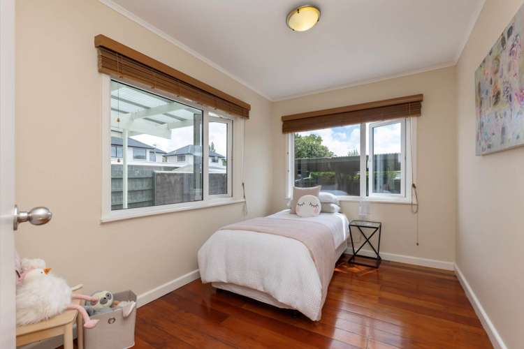 125 Seabrook Avenue New Lynn_11