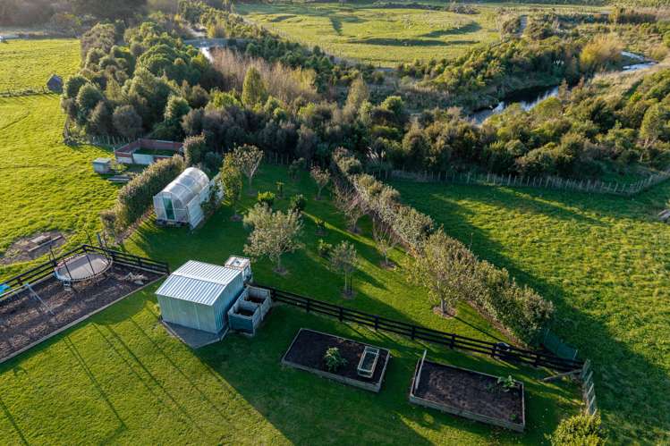 203 Turitea Road Fitzherbert_22