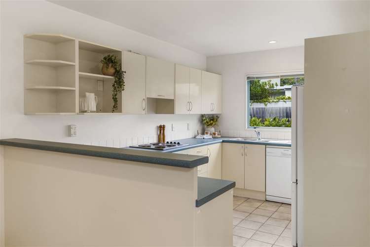 2/110 Nayland Street Sumner_9