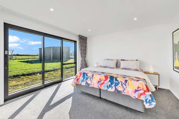 56 Summers Road Darfield_17