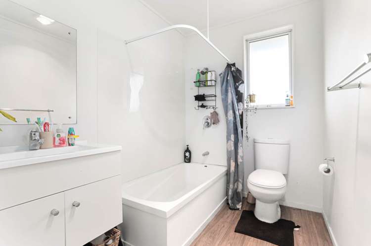 38 Hobart Crescent Wattle Downs_14