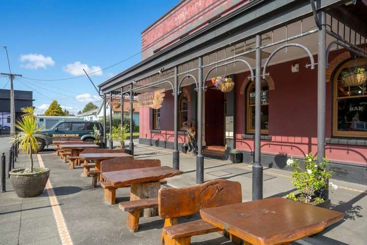 20 Memorial Square Carterton_2