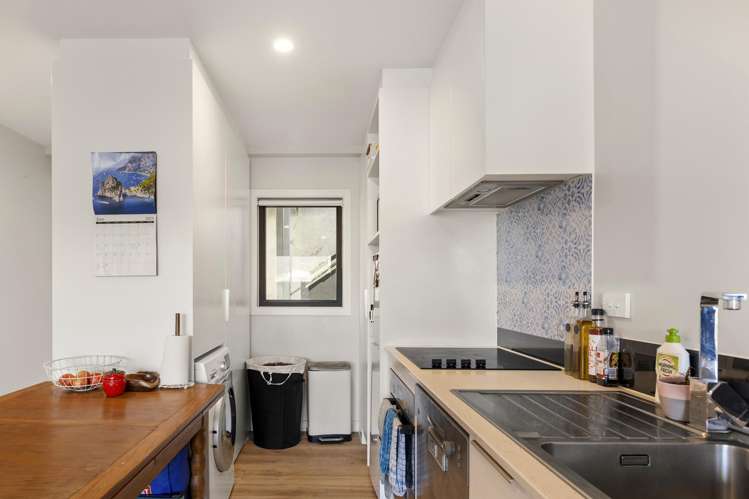 4F/11 Newtown Ave_3