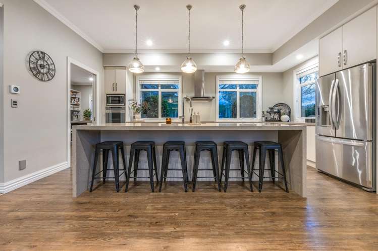 1097 Queen Street East Levin_19