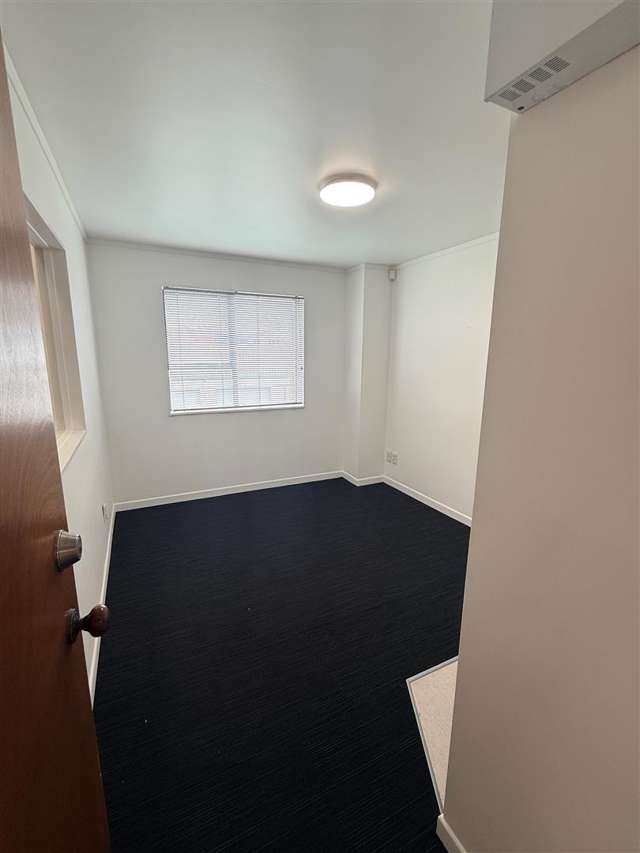 4/5B Raiha Street Elsdon_3